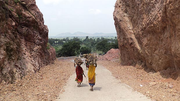 Mountain way carved out by Dashrath Manjhi