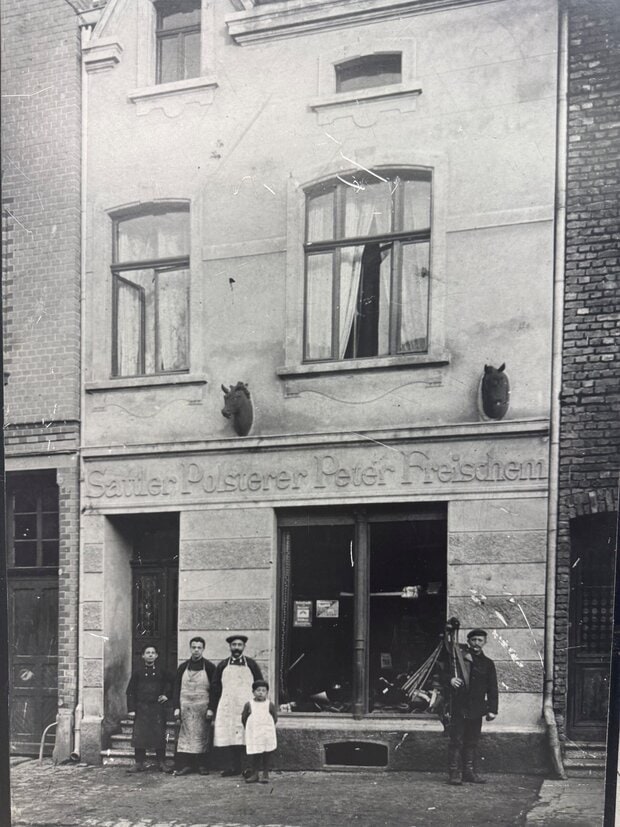 Historisches Foto der Sattlerei und Polsterei Peter Freischem in Meckenheim
