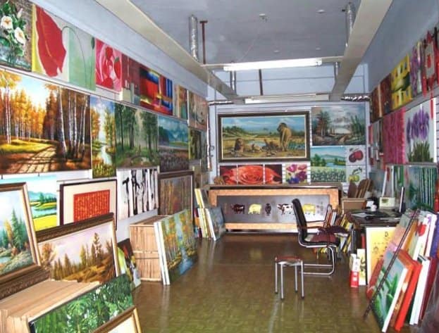 wall art booth in Yiwu market