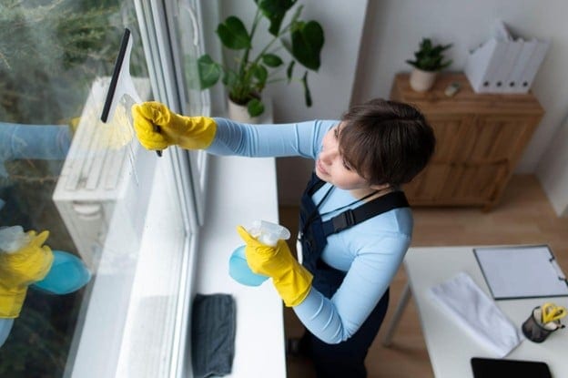 When Light Changes Everything: Why Window Cleaning Matters Most Between April and August