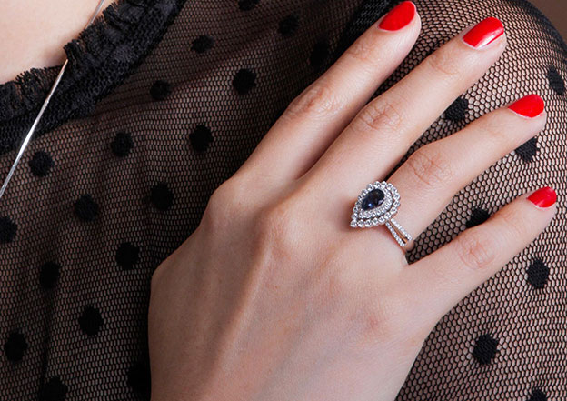 8 Cincin Batu Mulia Paling Populer