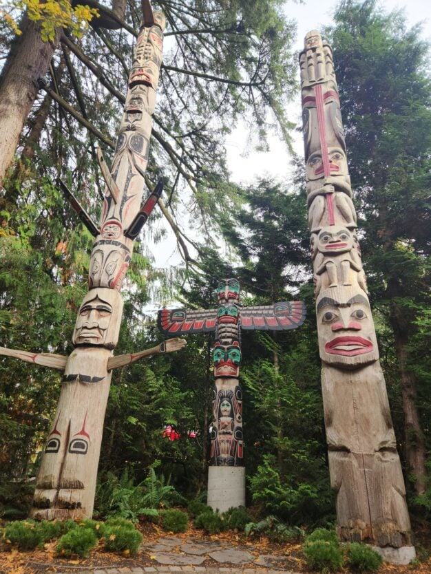 capilano suspension bridge park totems