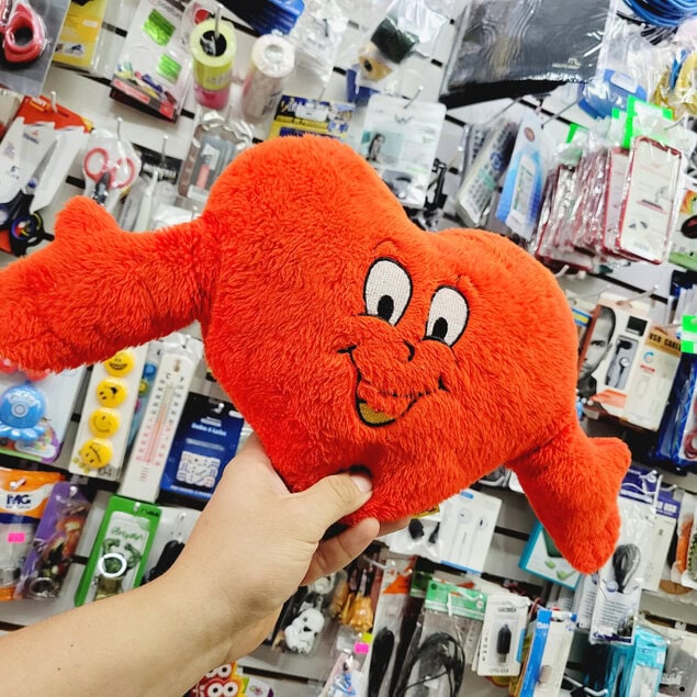 Urso de Pelúcia Coração Feliz com Braços - Um presente inesquecível para celebrar o amor e a amizade 2242 (3) Urso de Pelúcia Coração Feliz com Braços – Um presente inesquecível para celebrar o amor e a amizade