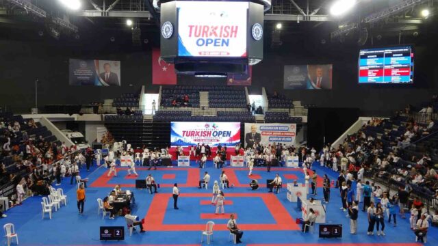 ULUSLARARASI TURKİSH OPEN KARATE TURNUVASI, İSTANBUL BAŞAKŞEHİR SPOR SALONU'NDA BAŞLADI.