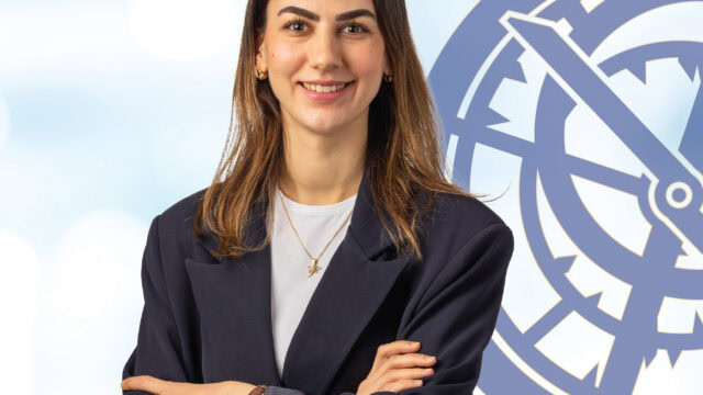 DR. ÖĞR. ÜYESİ ELİF ÖĞÜT, YAZ AYLARINDA SICAK VE SOĞUK YİYECEKLERİN PEŞ PEŞE TÜKETİLMESİNİN DİŞ HASSASİYETİNİ ARTIRABİLECEĞİNİ BELİRTTİ.