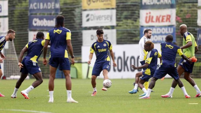 FENERBAHÇE, UEFA ŞAMPİYONLAR LİGİ 3. ÖN ELEME TURU RÖVANŞINDA DEPLASMANDA OYNAYACAĞI STURM GRAZ MAÇININ HAZIRLIKLARINA BUGÜN GERÇEKLEŞTİRDİĞİ ANTRENMANLA DEVAM ETTİ.