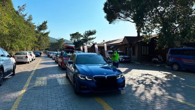 GÜZELÇAMLI’DA JANDARMADAN SÜRÜCÜLERE ALKOL DENETİMİ