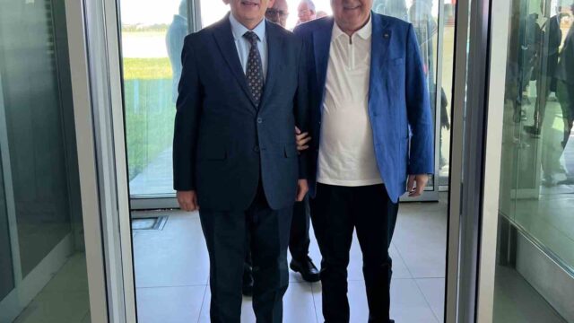 MANİSA TİCARET VE SANAYİ ODASI YÖNETİM KURULU BAŞKANI MEHMET YILMAZ, DÜNYA ODALAR FEDERASYONU VE TÜRKİYE ODALAR VE BORSALAR BİRLİĞİ (TOBB) BAŞKANI M.RİFAT HİSARCIKLIOĞLU’NUN BALIKESİR PROGRAMINA KATILDI.
