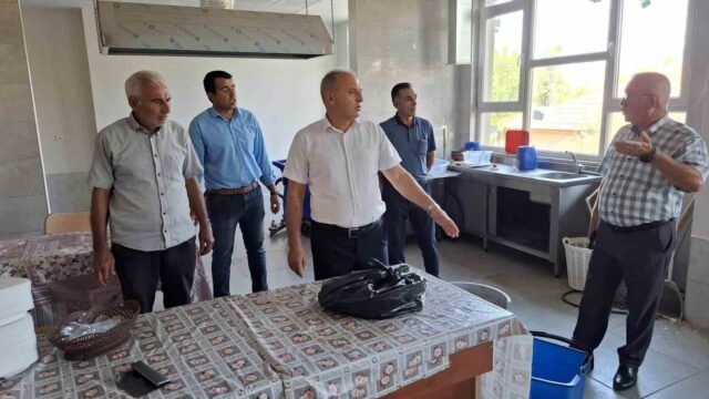 SARIGÖL İLÇE MİLLİ EĞİTİM MÜDÜRÜ YILDIRAY DEMİRTAŞ, İLÇEDE BULUNAN OKULLARI ZİYARET EDEREK EĞİTİM-ÖĞRETİM ÇALIŞMALARI VE YENİ EĞİTİM YILI HAZIRLIKLARINI YERİNDE İNCELEDİ.