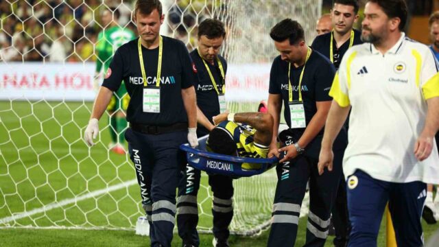 JAYDEN OOSTERWOLDE SAKATLANARAK OYUNDAN ÇIKMIŞTI (ARŞİV)