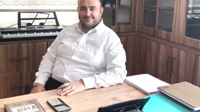 TÜRKİYE’NİN ÖNEMLİ KURU ÜZÜM ÜRETİM MERKEZLERİNDEN MANİSA’DA ÜRETİCİLERİN TABAN FİYAT BEKLENTİSİ SÜRÜYOR. GEÇTİĞİMİZ YIL 120 LİRA OLARAK AÇIKLANAN KURU ÜZÜM TABAN FİYATI HENÜZ BELİRLENMEZKEN, DÜŞÜNCE ROTASI DERNEĞİ GENEL BAŞKANI FATİH KÖSE, ARTAN GİRDİ MALİYETLERİNE DİKKAT ÇEKEREK BU YIL FİYATIN 150 LİRANIN ALTINDA OLMAMASI GEREKTİĞİNİ SÖYLEDİ.