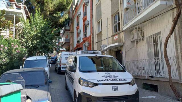 GENÇ KADIN EVDE ÖLÜ BULUNDU