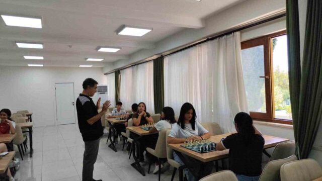 MUĞLA’DA ÇOCUKLAR SATRANÇTA İL BİRİNCİLİĞİ İÇİN YARIŞTI