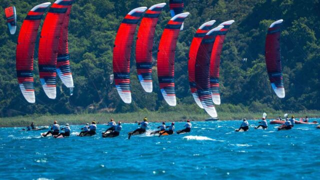 MUĞLA’NIN ULA İLÇESİNE BAĞLI AKYAKA MAHALLESİ, 28 ÜLKEDEN 92 SPORCUNUN KATILDIĞI 2026 TÜRK TELEKOM FORMULA KİTE AVRUPA ŞAMPİYONASI’NA EV SAHİPLİĞİ YAPIYOR.