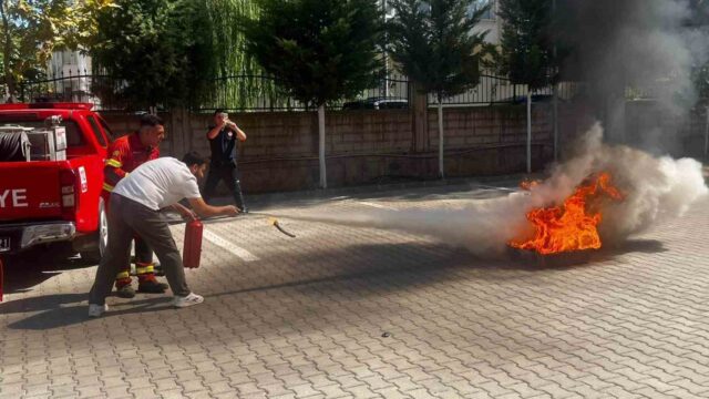 MUĞLA’DA AİLE VE SOSYAL HİZMETLER PERSONELİNE YANGIN EĞİTİMİ VERİLDİ