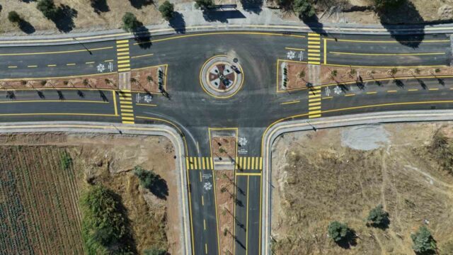 AYDIN’DA TURGUT ÖZAL, ZEYTİN DALI VE KIZILÇAY BULVARLARINDA YOL, KALDIRIM, KÖPRÜ VE ALTYAPI ÇALIŞMALARI TAMAMLANDI. YENİ GÜZERGAH, AYDIN ŞEHİR HASTANESİ İLE İNCİRLİOVA YÖNÜNE ULAŞIMDA ALTERNATİF OLUŞTURDU.