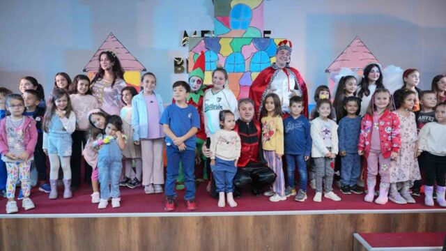 33. ULUSLARARASI MUĞLA KÜLTÜR VE SANAT ŞENLİĞİ’NİN ÜÇÜNCÜ GÜNÜNDE ÇOCUKLAR İÇİN BİRBİRİNDEN RENKLİ ETKİNLİKLER DÜZENLENDİ.