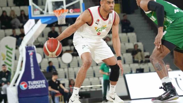 KARŞIYAKA BASKETBOL, ABD'Lİ OYUN KURUCU MARKEL STARKS'I KADROSUNA KATTIĞINI AÇIKLADI.