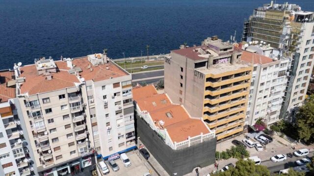 ÇATIDAN DUVARLARA, TAVANDAN ZEMİNE KADAR KAPSAMLI BAKIM VE ONARIMDAN GEÇİRİLEN YAPININ YIL SONUNA DOĞRU HER YAŞTAN İZMİRLİYİ SANAT VE MÜZİKLE BULUŞTURMASI HEDEFLENİYOR.