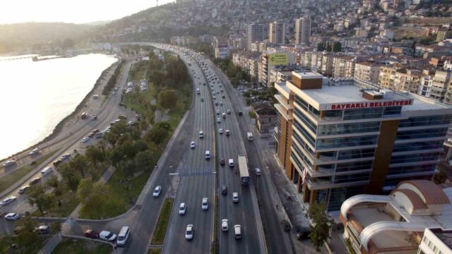 BAYRAKLI BELEDİYESİ'NİN GEÇMİŞ DÖNEMİNE YÖNELİK DÜZENLENEN VE ESKİ BAŞKAN SERDAR SANDAL’IN GÖZALTINA ALINDIĞI OPERASYONUNDAN ÇARPICI DETAYLAR ORTAYA ÇIKTI.
