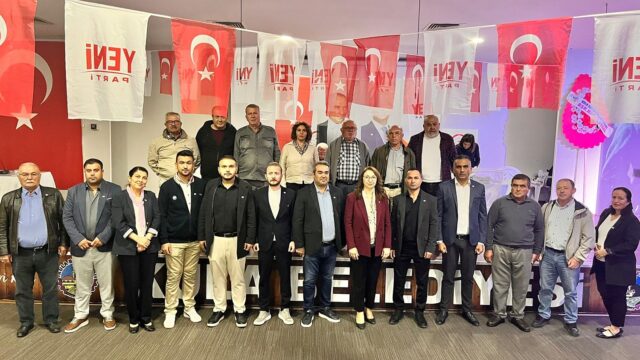 YENİ PARTİ KULA İLÇE TEŞKİLATI’NIN 1. OLAĞAN KONGRESİ, YUNUS EMRE KÜLTÜR MERKEZİ’NDE GERÇEKLEŞTİRİLDİ. TEK LİSTEYLE GİDİLEN KONGREDE MEVCUT İLÇE BAŞKANI ESEN ÇINAR, DELEGELERİN KULLANDIĞI OYLARIN TAMAMINI ALARAK YENİDEN İLÇE BAŞKANLIĞINA SEÇİLDİ.