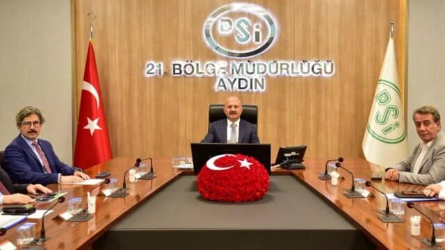 AYDIN’DA SAHİPSİZ HAYVANLARIN BAKIM VE REHABİLİTASYON SÜREÇLERİ İLE GÜVENLİ YAŞAM ALANLARINA YÖNELİK ÇALIŞMALAR, HAYVANLARI KORUMA KURULU TOPLANTISINDA ELE ALINDI.