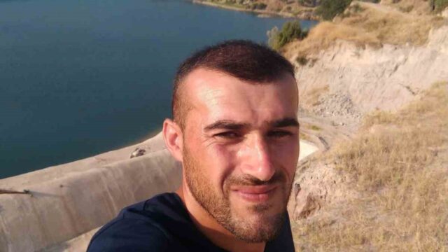 AYDIN'IN SULTANHİSAR İLÇESİNDE BİRLİKTE ALKOL ALAN 3 KİŞİ ARASINDA ÇIKAN KAVGADA BAŞINA ODUNLA DARBE ALAN 37 YAŞINDAKİ ERHAN YALÇIN HAYATINI KAYBETTİ.