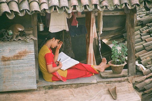 Picture: Female education by Subhash Purohit for Deutsche Welleced from Flickr and reproduced under a Creative Commons Attribution-NonCommercial-NoDerivs 2.0 Generic (CC BY-NC-ND 2.0) licence.