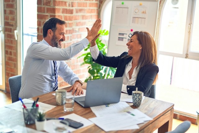 Choosing the Right Personal Financial Advisor: A Guide to Making Informed Decisions