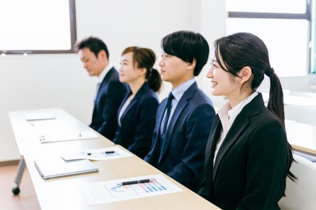新卒と既卒の違いは？第二新卒との違いや既卒が内定を獲得するコツも紹介