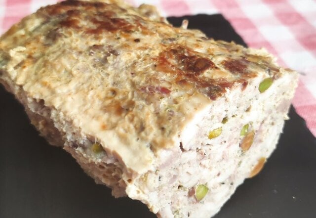 photo de Terrine au poulet et aux pistaches