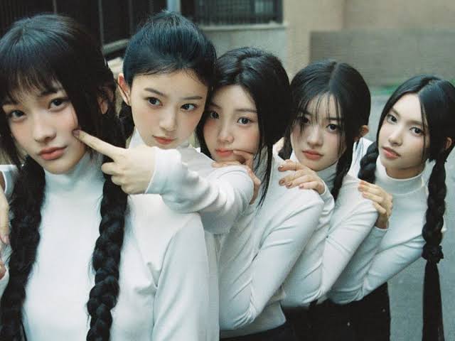 ILLIT Peringkat Tertinggi K-Pop di Billboard 2024