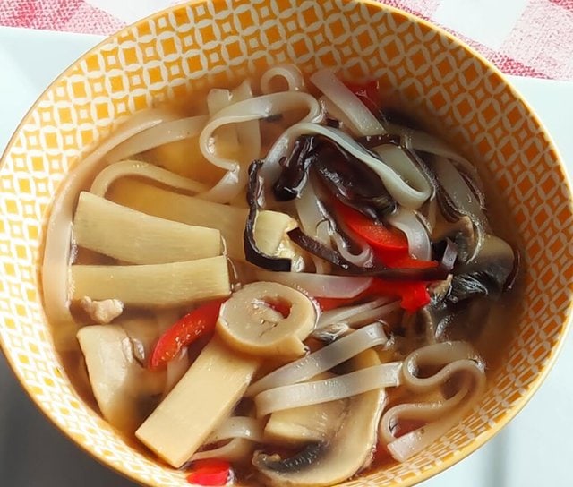 photo de Soupe au poulet et aux champignons