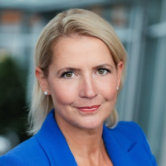 Illustrative picture of leadership and Organizational agility track