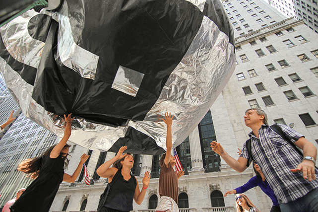 The carbon bubble is a collaboration between Hana van der Kolk and Tools for Action.