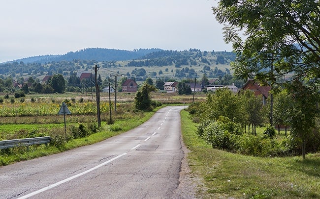 Driving into Saborsko