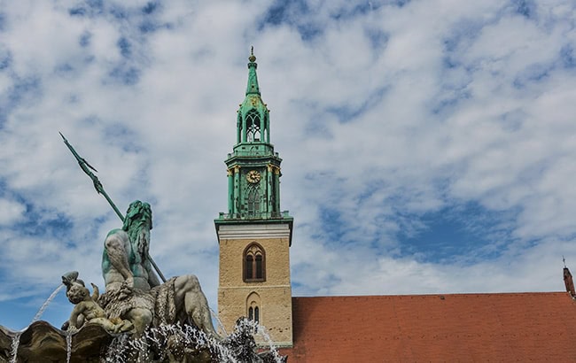 Martinskirche with Neptun fountain