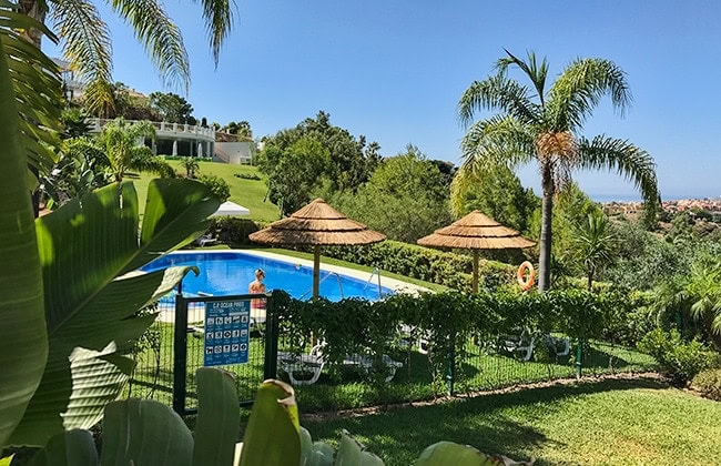 View from Robertas place above Los Almendros - it comes with two pools and you can see the ocean as well