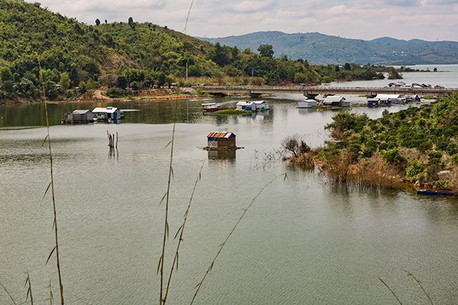 Floating Village on Buoch Dong a bit after Ban di Luong on the QL27