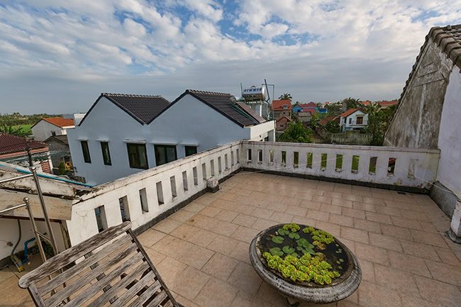 Terrace of the Sleeping Room on top