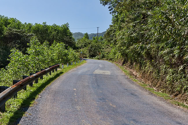 Up towards A Lưới