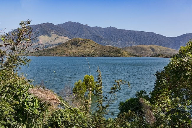 Lake a few kilometres after Khe Sanh