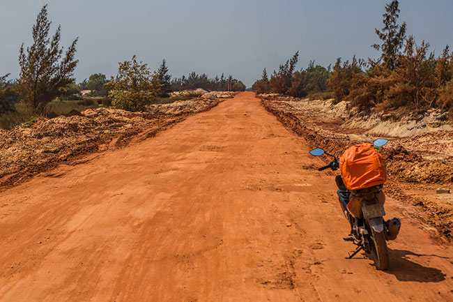 Getting from the coast to the main road in Đồng Hới