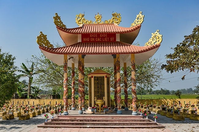 Soldier graveyard in Hải Chư