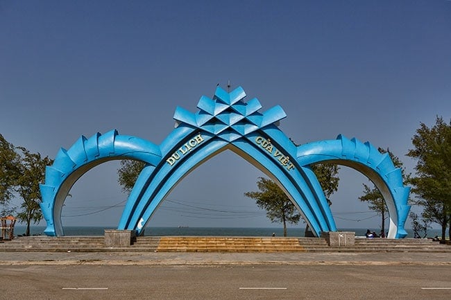 Monument in Cửa Việt