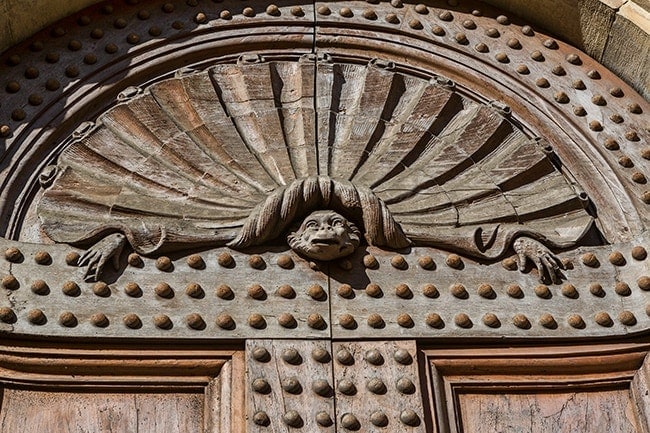 Some got a monkey on the back - they have one above the door