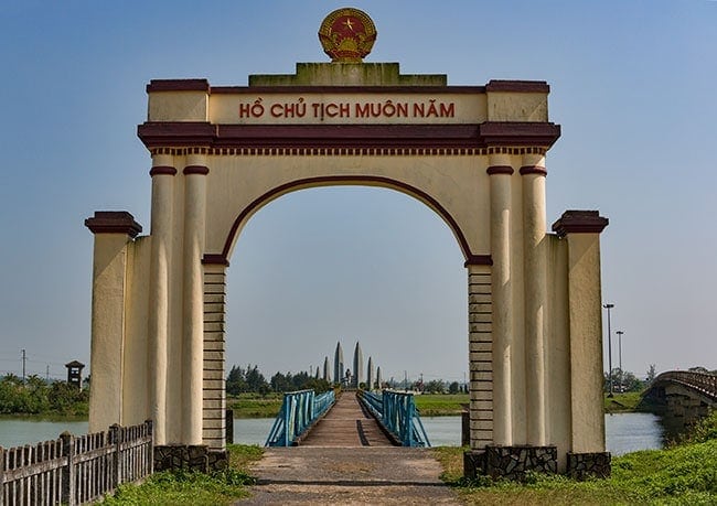 Ho Chi Minh Monument