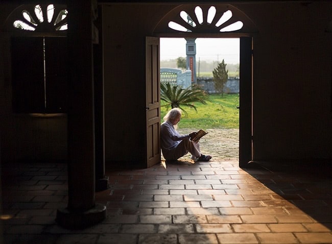 Reading at the temple