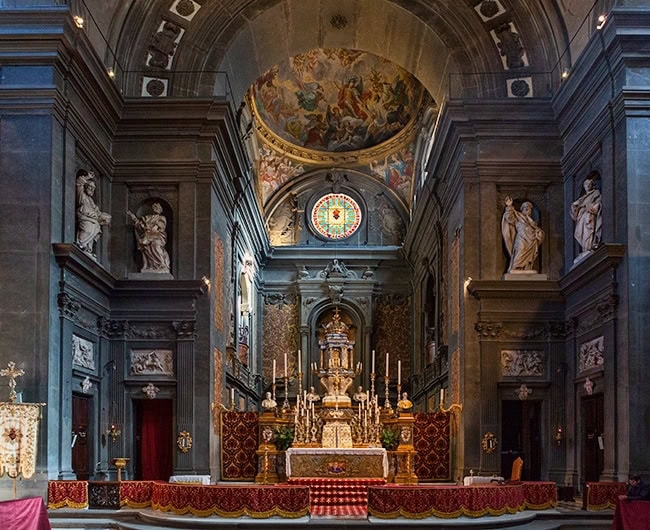 Inside the Santi Michele e Gaetano