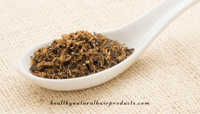 Irish-Moss-Flakes-on-Spoon